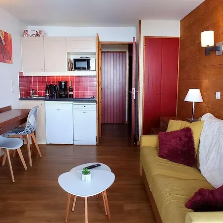 Appartamento Rénové, 4 Pers, 28m², Accès Direct Pistes, Balcon Et équipements Modernes - Fr-1-545-37