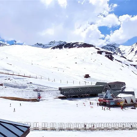 Rénové, 4 Pers, 28m², Accès Direct Pistes, Balcon Et équipements Modernes - Fr-1-545-37 * Val Thorens